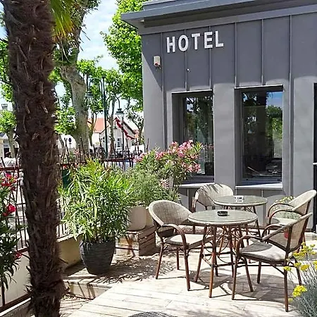 Boutique D'orbigny - La Rochelle 3* Шатлайон-Плаж